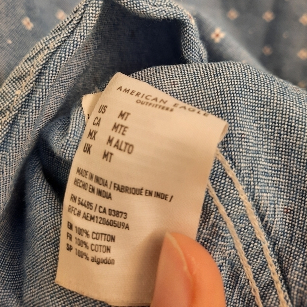 American Eagle Chambray Button Down Mt - image 5